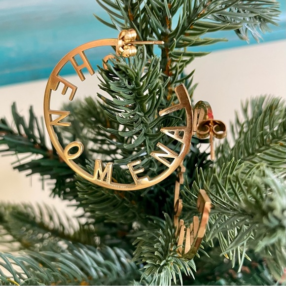 PHENOMENAL Hoop Earrings - Picture 3 of 5